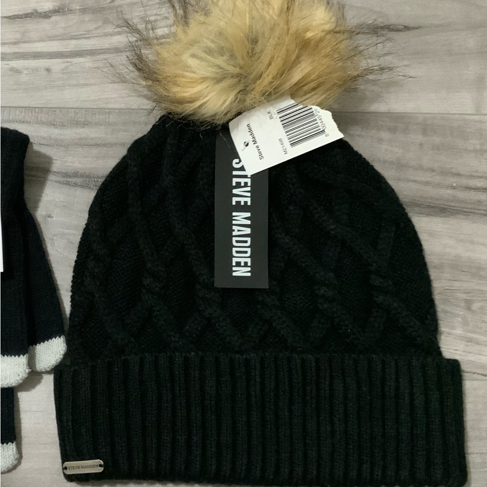 steve madden knit wide cuff faux fur pom pom beanie black NWT